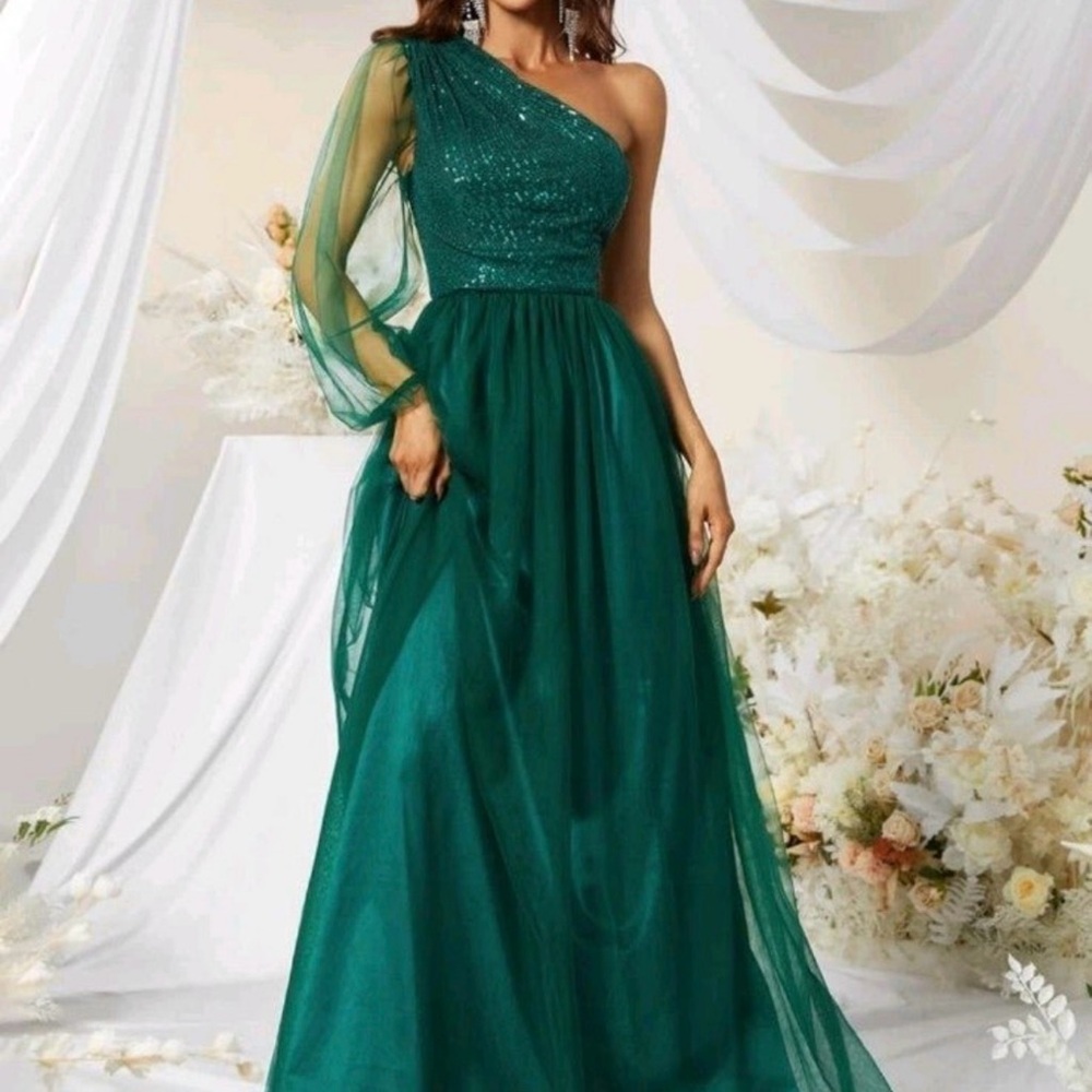 Elegant One-Shoulder Green Evening Dress